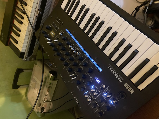 Synthétiseur Korg Minilogue XD et clavier
